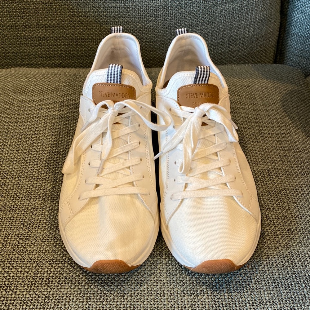 Steve Madden - Men’s casual white sneaker size 10